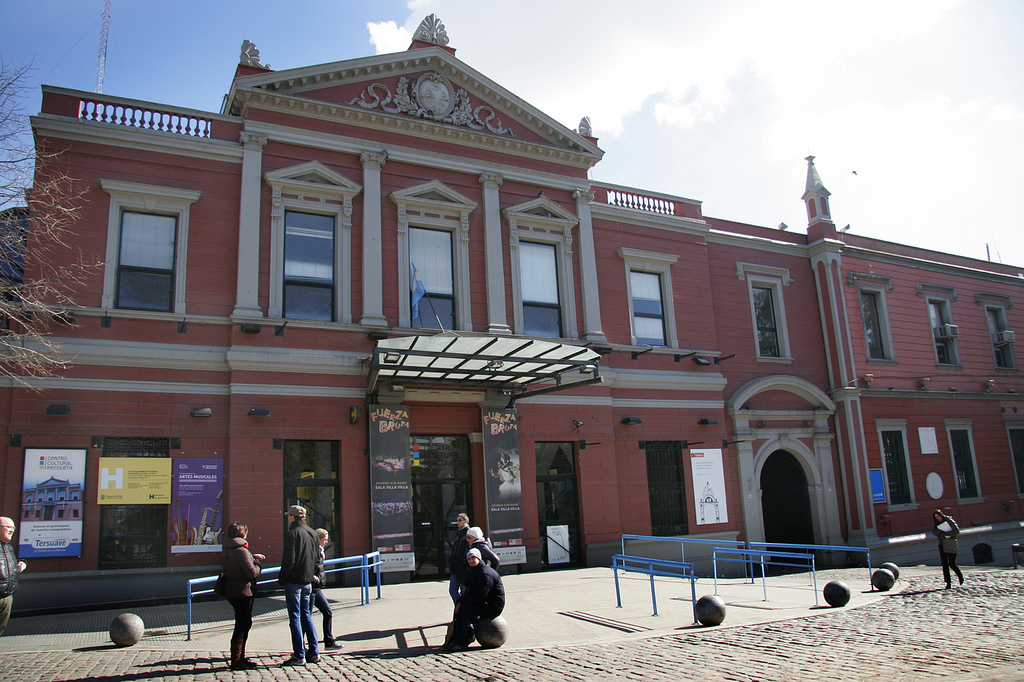 Centro_Cultural_Recoleta_2012