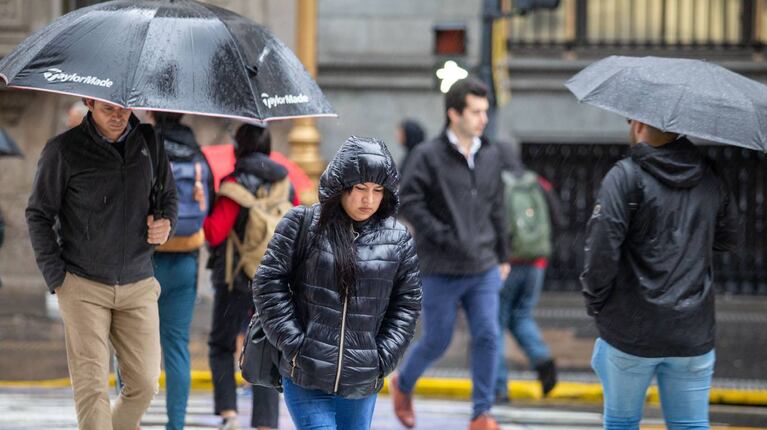 despues-de-las-tormentas-llegara-el-frio-a-buenos-aires-foto-telam-4K3A5QBVZBENXM3O3QAM6IW73A